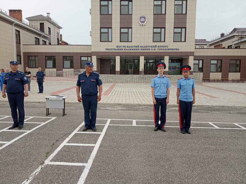 В казачьем кадетском корпусе прошло торжественное построение, посвященное окончанию учебного года..